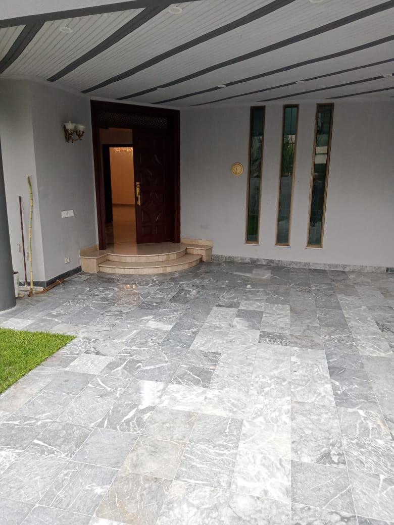 1 Kanal Bungalow for Sale in DHA Lahore PHASE 4