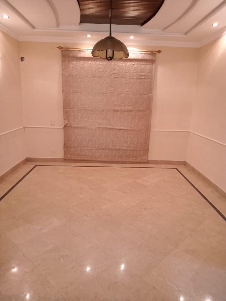 1 Kanal Bungalow for Sale in DHA Lahore PHASE 4