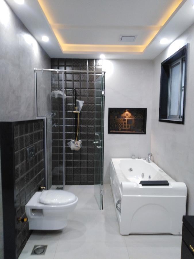 1Kanal Spanish Bungalow 4 years old DHA Phase 6
