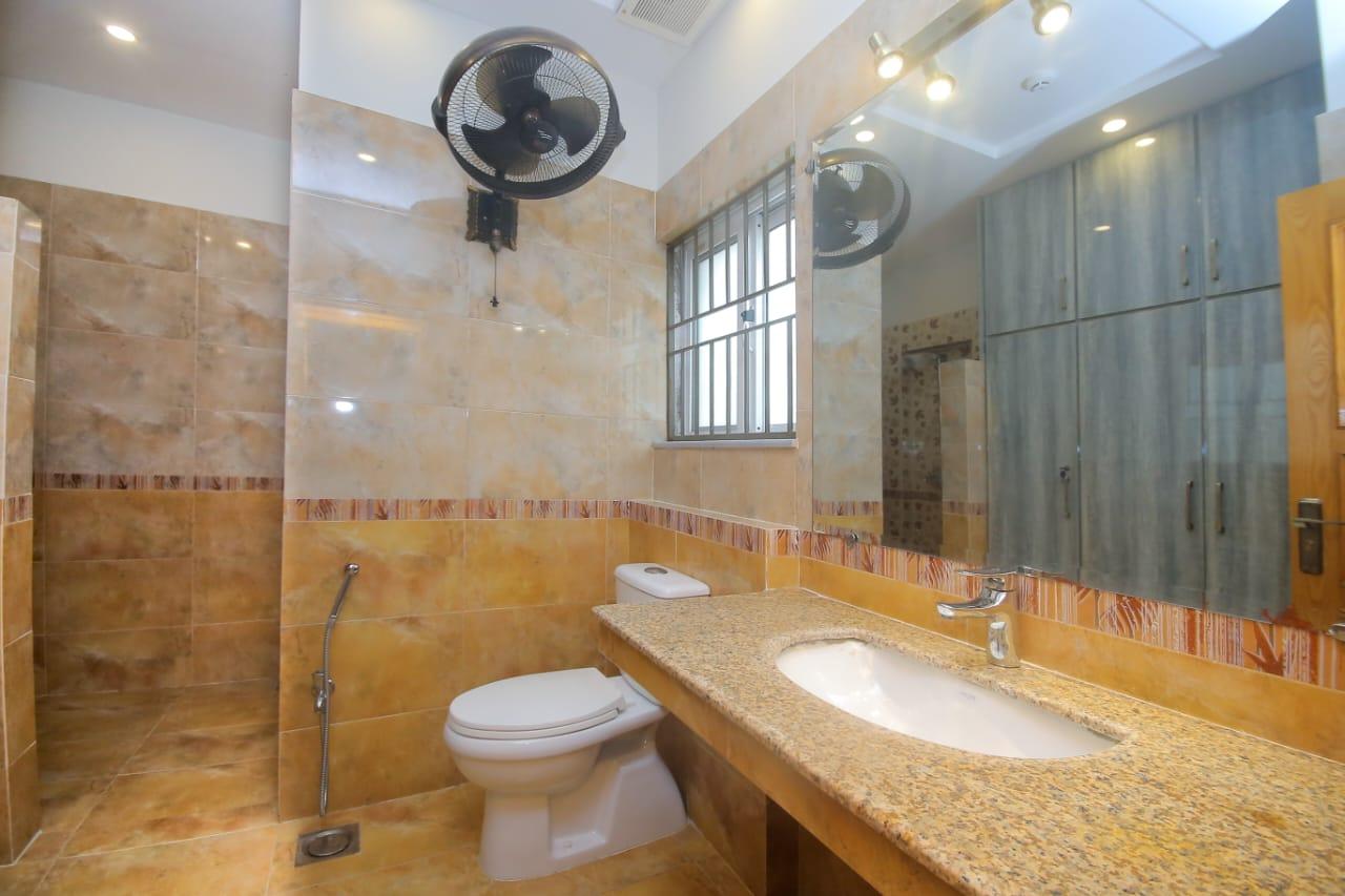 10 MARLA HOUSE BUNGALOW FOR SALE IN DHA LAHORE PHASE 5