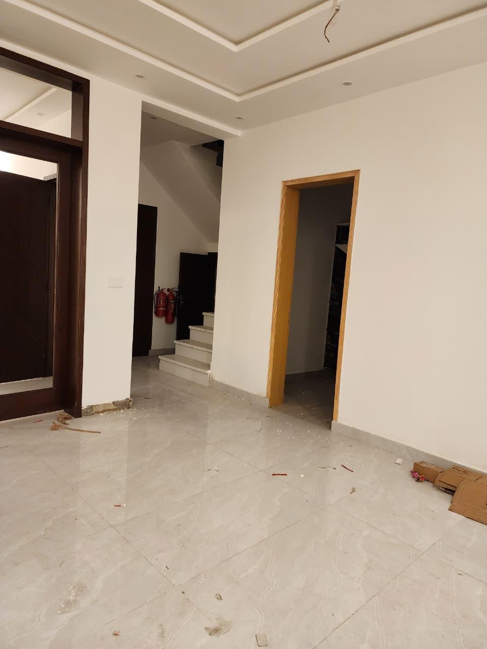 9 MARLA  BUNGALOW FOR SALE IN DHA LAHORE PHASE 4