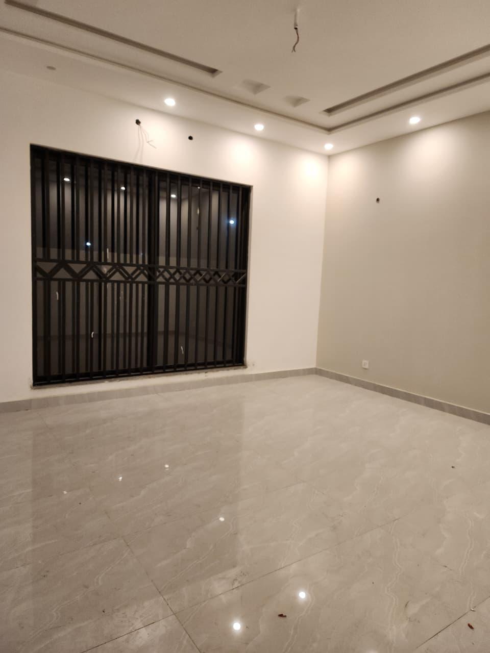 9 MARLA  BUNGALOW FOR SALE IN DHA LAHORE PHASE 4