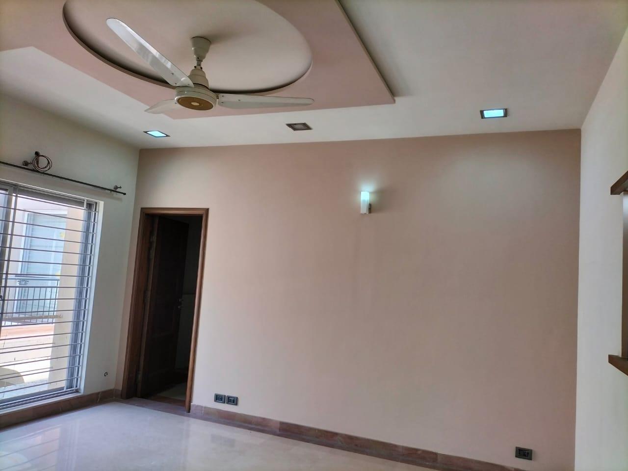 USED 1 KANAL BUNGALOW FOR SALE IN DHA LAHORE PHASE 3