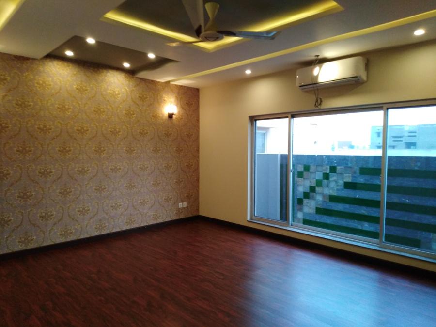 1Kanal Spanish Bungalow 4 years old DHA Phase 6