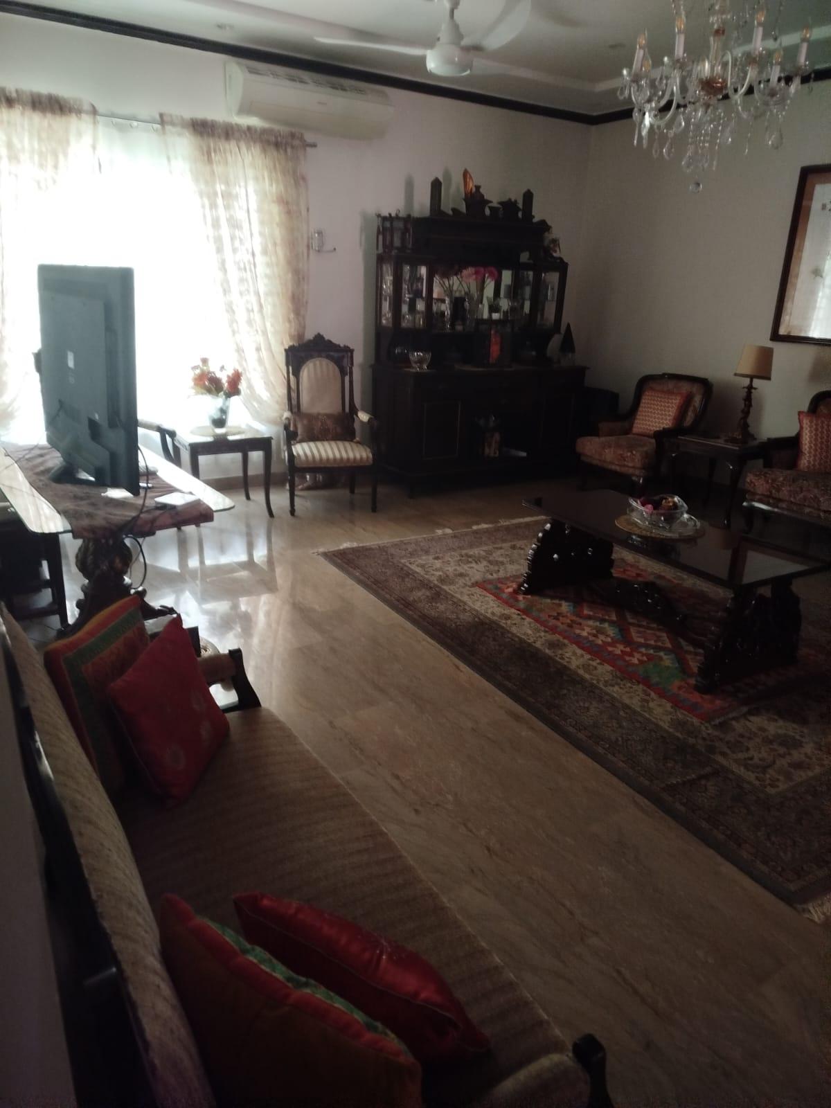 1 Kanal Bungalow for sale in DHA Lahore Phase 1