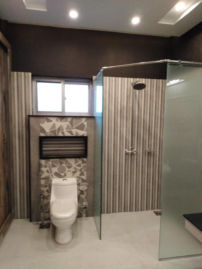 1Kanal Spanish Bungalow 4 years old DHA Phase 6
