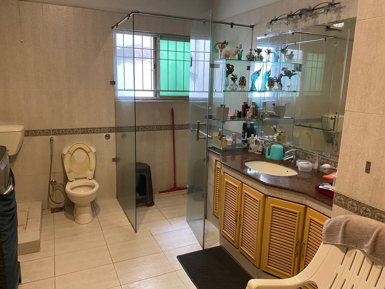 27 Marla Bungalow For Sale in Lahore Gulberg 3