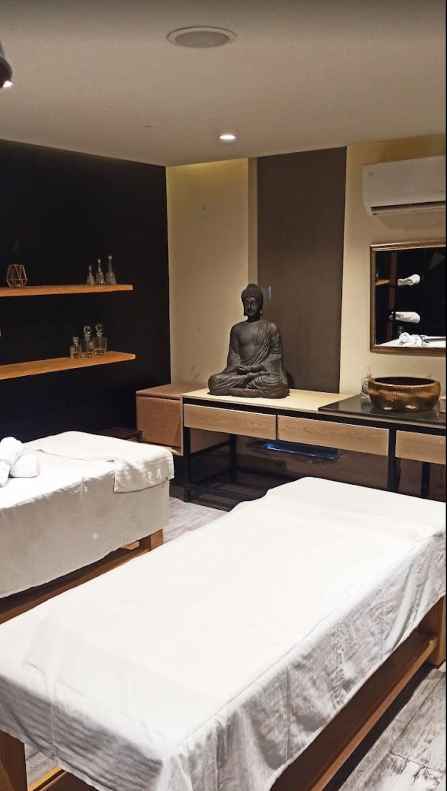 Commercial Building/Plaza for Sale with Rental income