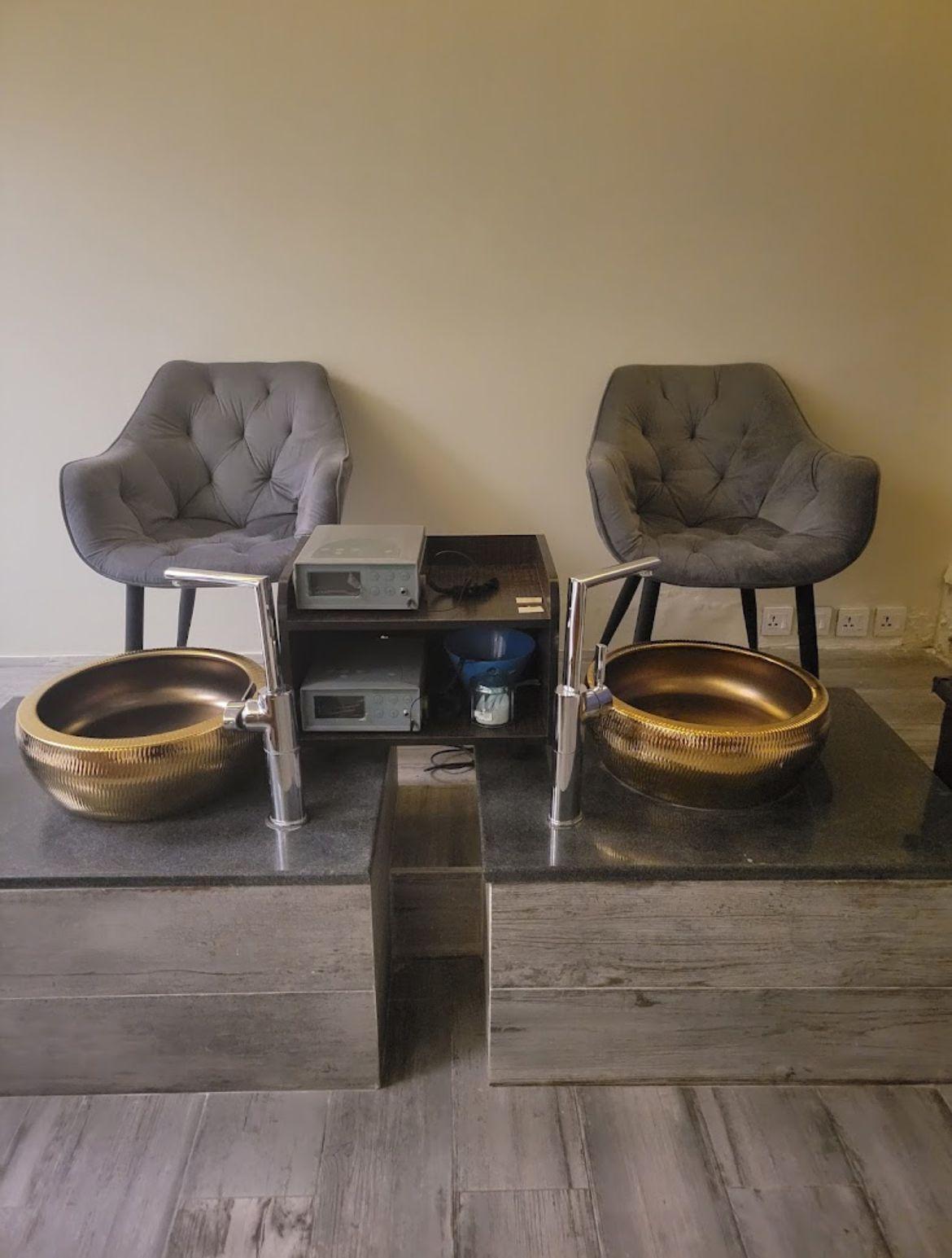 Commercial Building/Plaza for Sale with Rental income