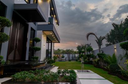 34 Marla Corner Bungalow Facing Park DHA Lahore Phase 5