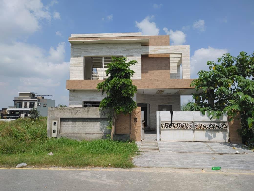 10 marla under construction Bungalow for sale in DHA Lahore Phase 7