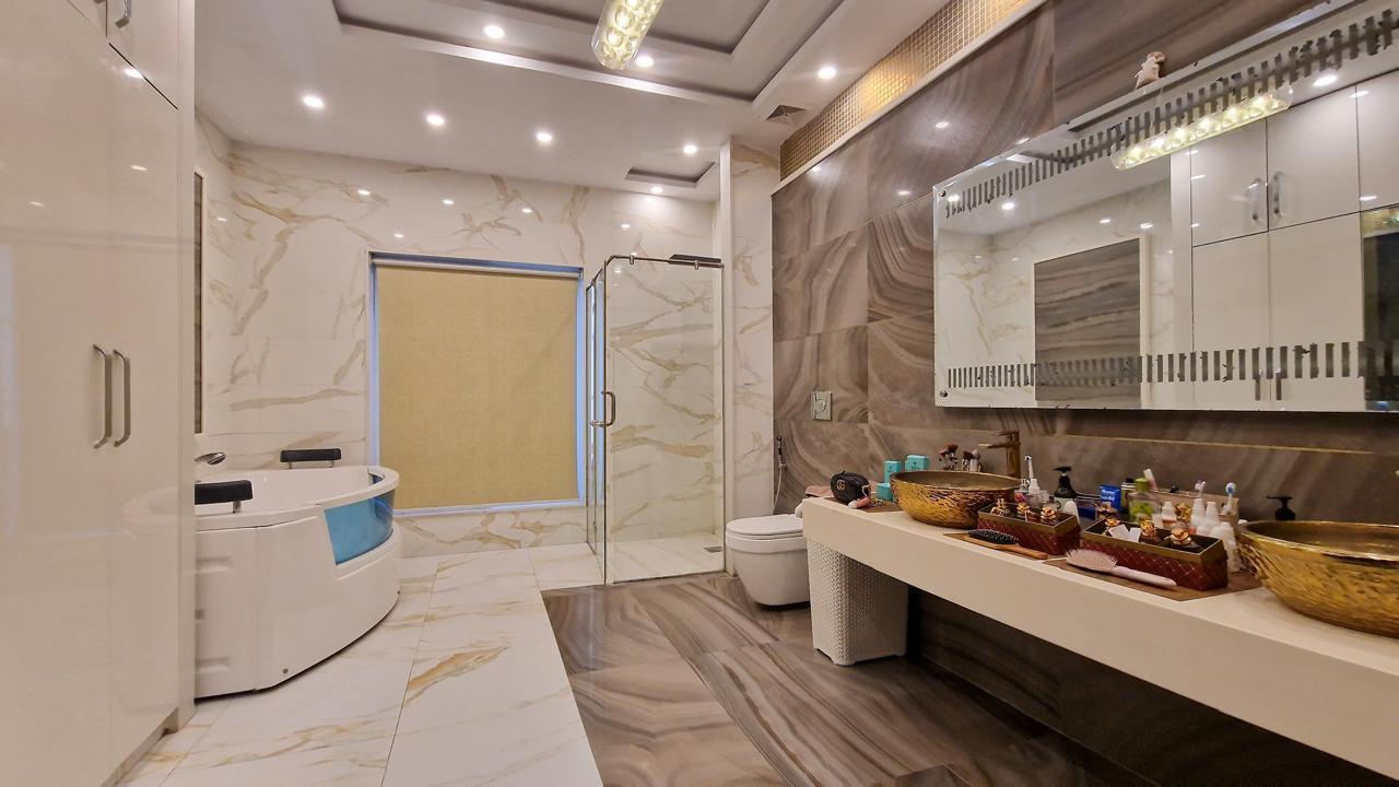 1 Kanal 2 Marla  corner  Bungalow DHA Phase 6